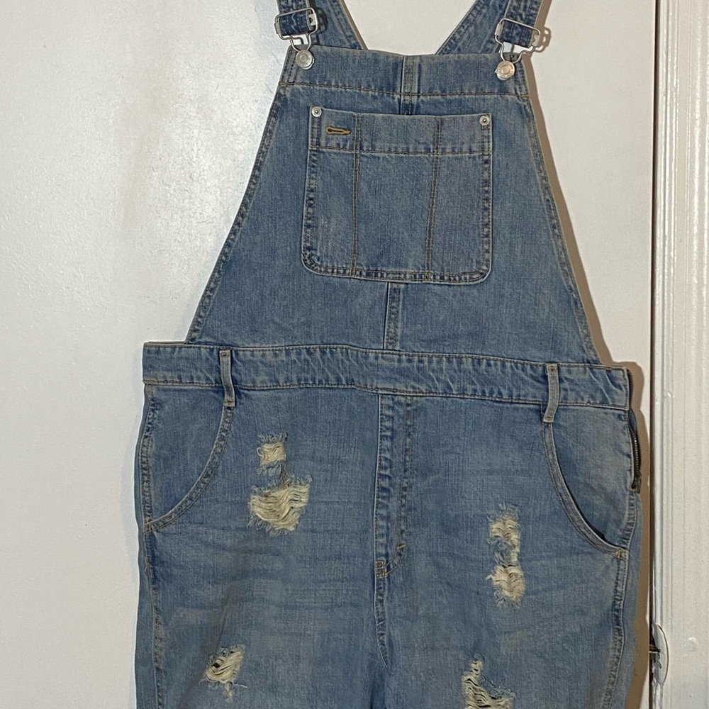 Gap brand | Size - L | well maintained | barely worn